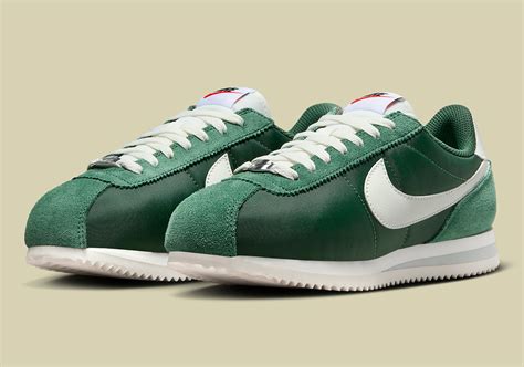 nike cortez schwarz samt|Nike Cortez shoes green.